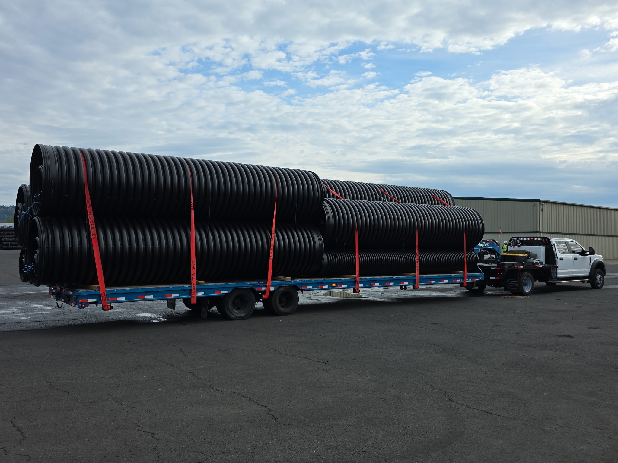 Large corrugated drainage culverts hotshot load